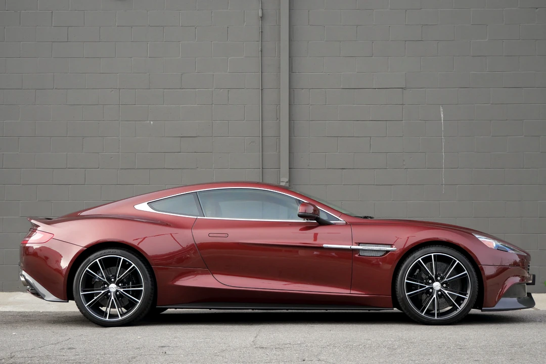 2014 Aston Martin Vanquish 2nd Gen - Image 13 of 31