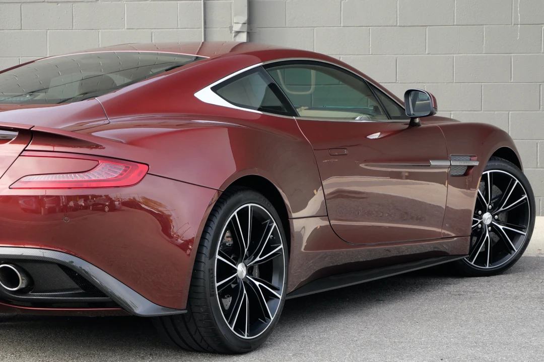 2014 Aston Martin Vanquish 2nd Gen - Image 26 of 31