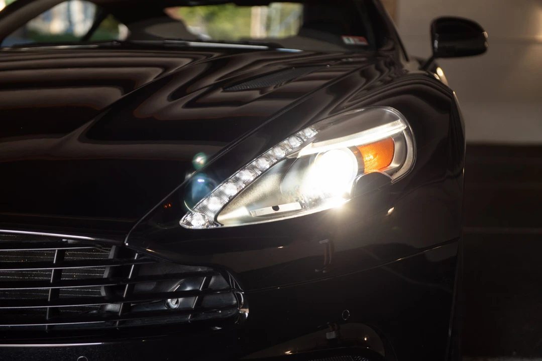 2014 Aston Martin Vanquish 2nd Gen - Image 24 of 31
