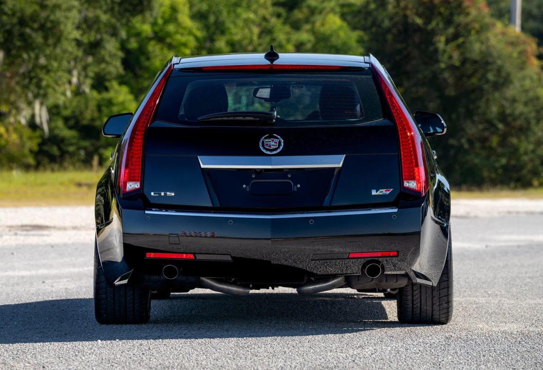 2014 Cadillac CTS-V 3rd Gen - Image 9 of 31