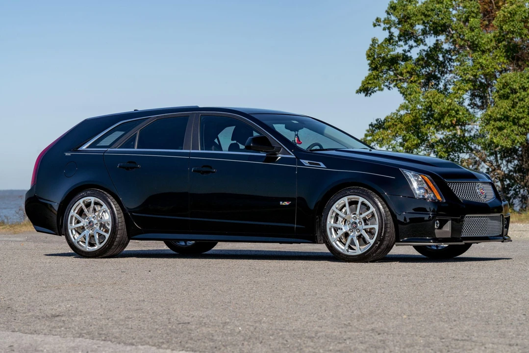 2014 Cadillac CTS-V 3rd Gen - Image 5 of 31