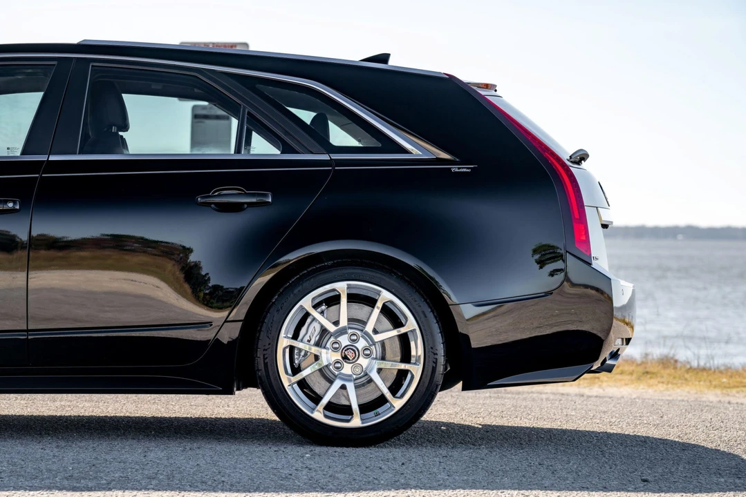 2014 Cadillac CTS-V 3rd Gen - Image 22 of 31
