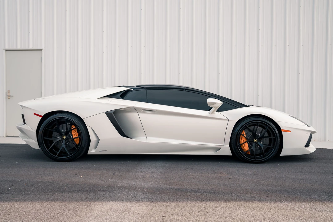 2014 Lamborghini Aventador LP700-4 - Image 17 of 31