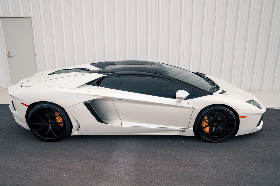 2014 Lamborghini Aventador LP700-4 - Image 19 of 31