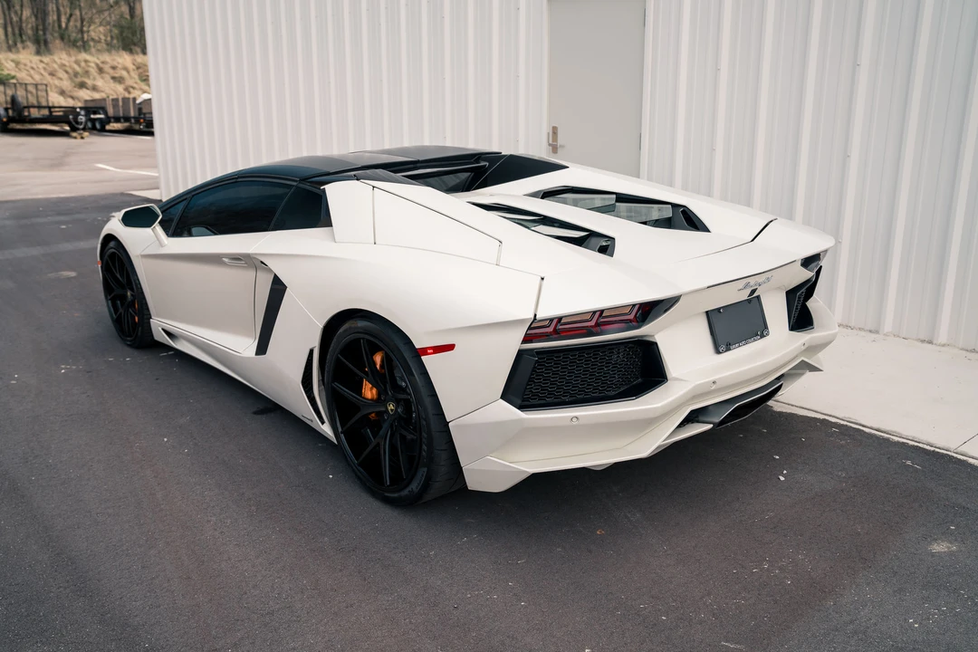 2014 Lamborghini Aventador LP700-4 - Image 28 of 31