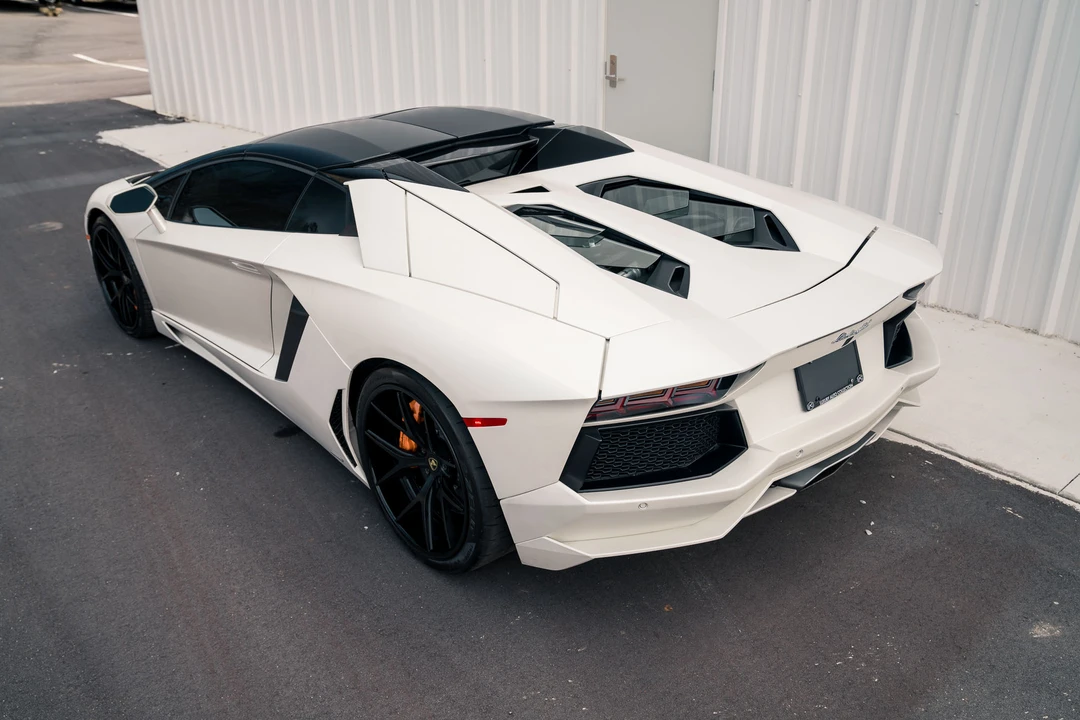 2014 Lamborghini Aventador LP700-4 - Image 27 of 31