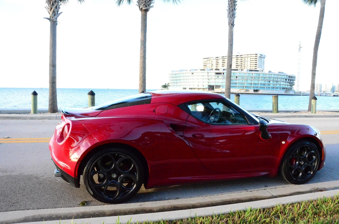 2015 Alfa Romeo 4C Coupe - Image 18 of 31