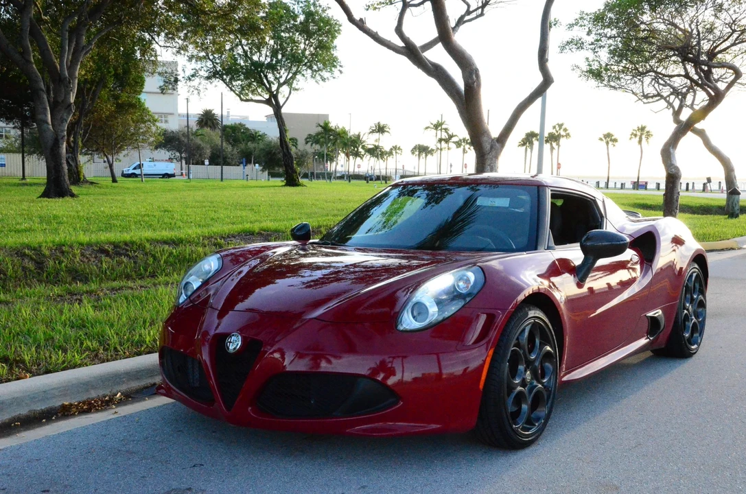 2015 Alfa Romeo 4C Coupe - Image 4 of 31