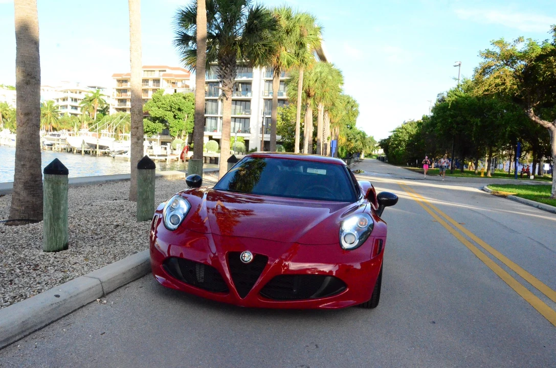 2015 Alfa Romeo 4C Coupe - Image 6 of 31