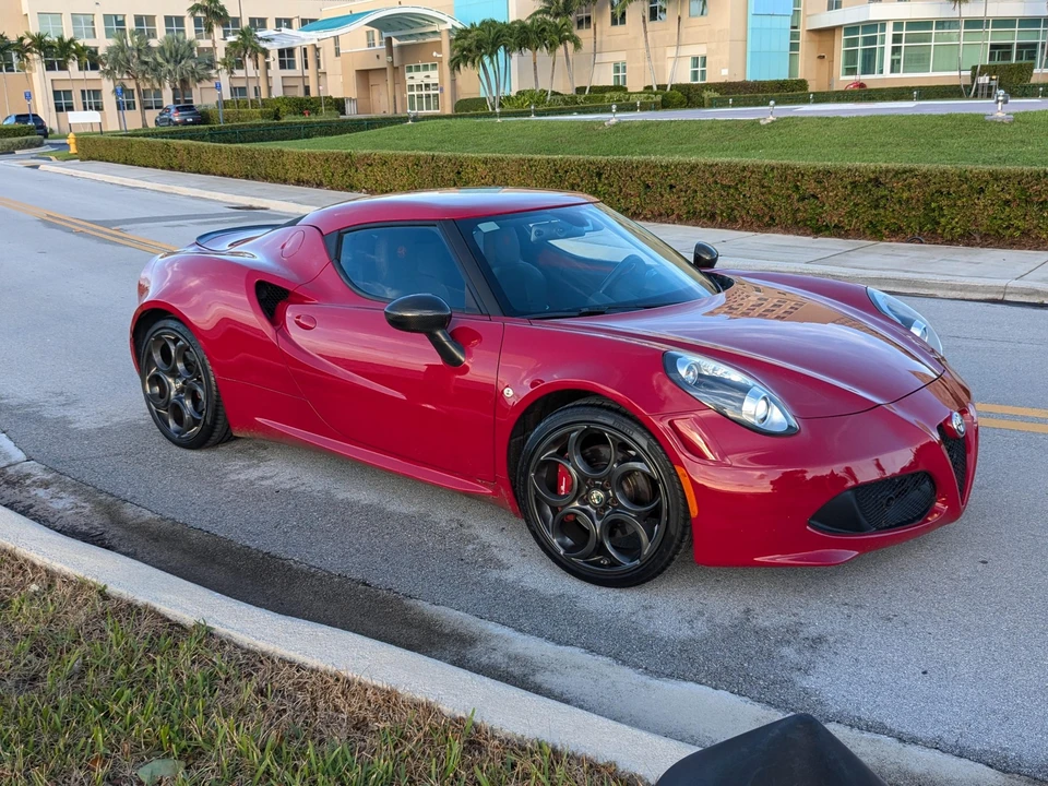 2015 Alfa Romeo 4C Coupe - Image 13 of 31