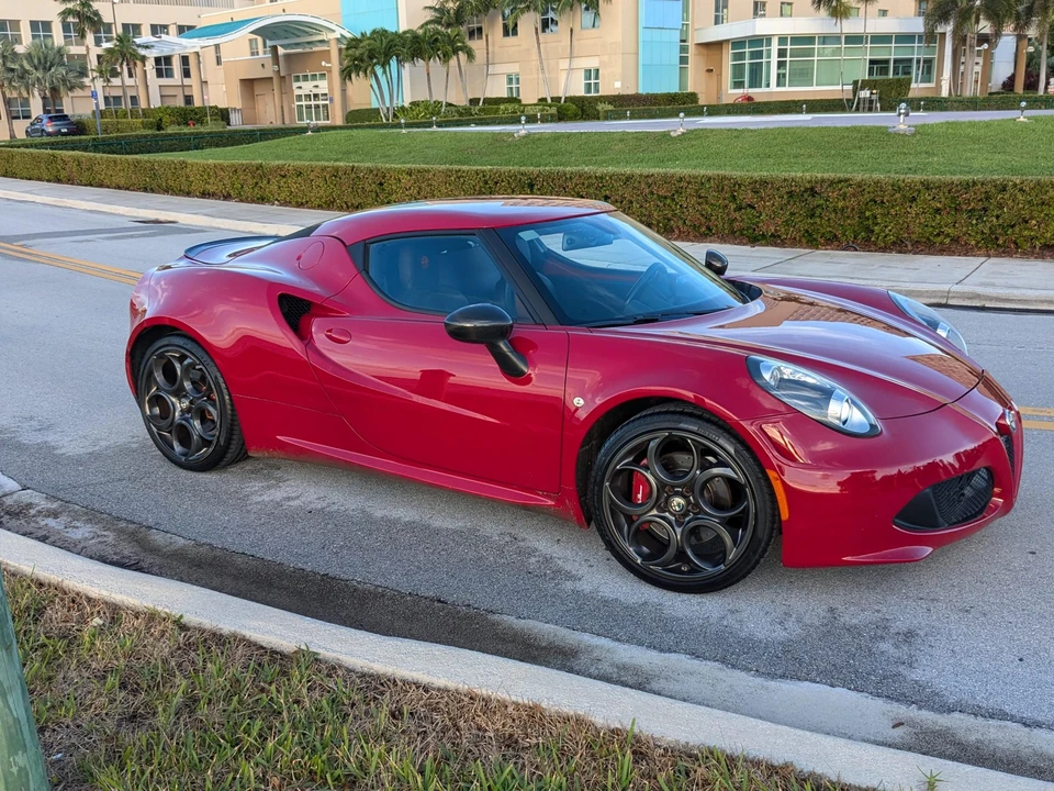 2015 Alfa Romeo 4C Coupe - Image 14 of 31
