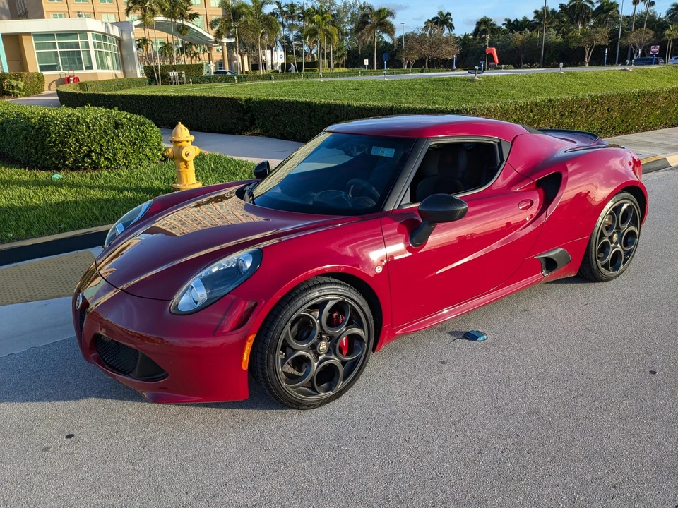 2015 Alfa Romeo 4C Coupe - Image 27 of 31