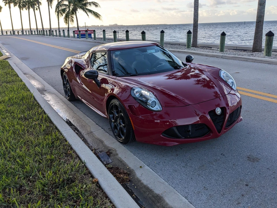 2015 Alfa Romeo 4C Coupe - Image 10 of 31