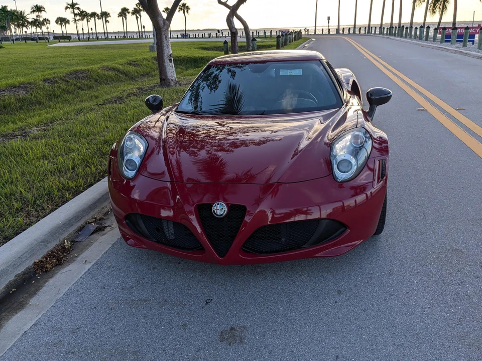 2015 Alfa Romeo 4C Coupe - Image 7 of 31