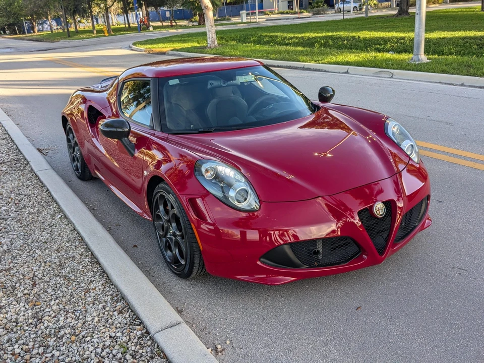 2015 Alfa Romeo 4C Coupe - Image 9 of 31