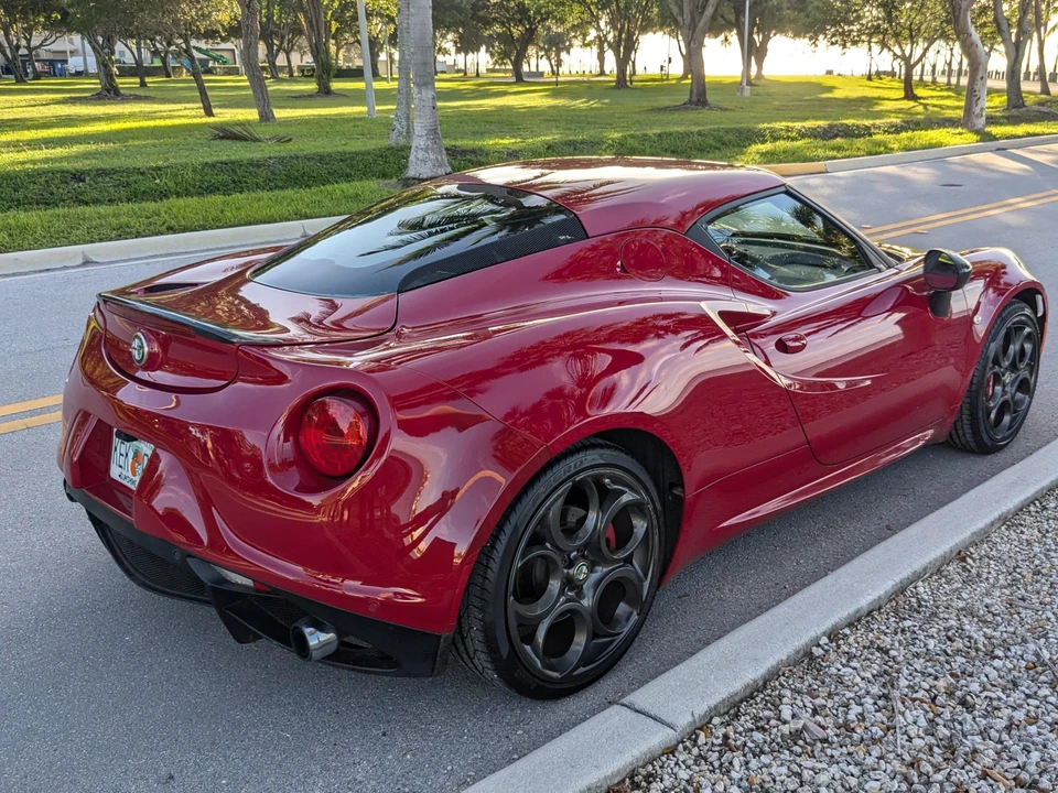 2015 Alfa Romeo 4C Coupe - Image 19 of 31