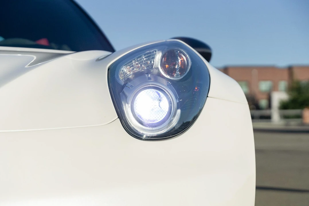 2015 Alfa Romeo 4C Coupe - Image 14 of 31