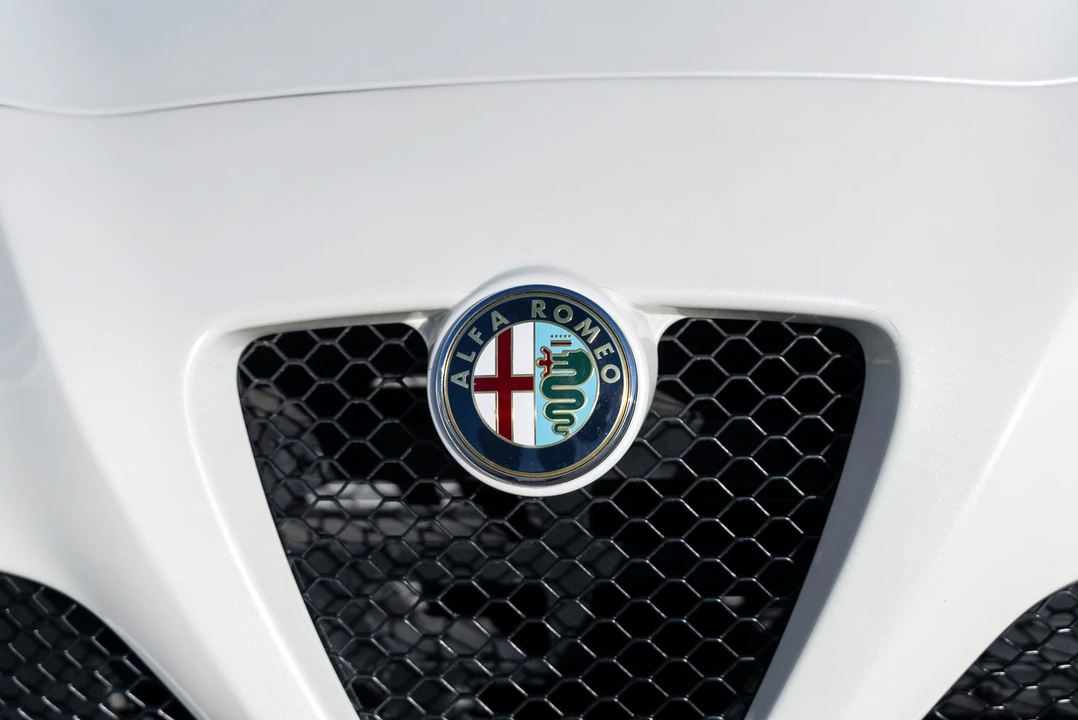 2015 Alfa Romeo 4C Coupe - Image 18 of 31
