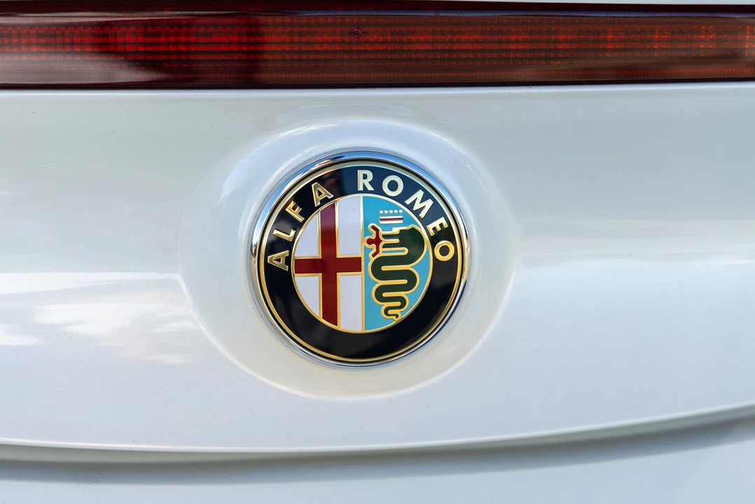 2015 Alfa Romeo 4C Coupe - Image 17 of 31