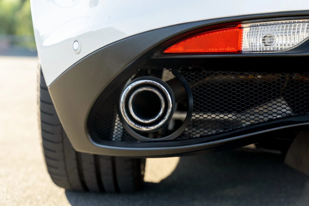2015 Alfa Romeo 4C Coupe - Image 25 of 31