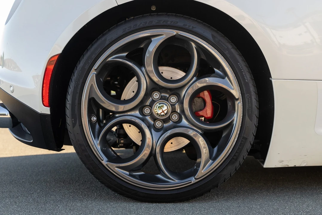 2015 Alfa Romeo 4C Coupe - Image 29 of 31