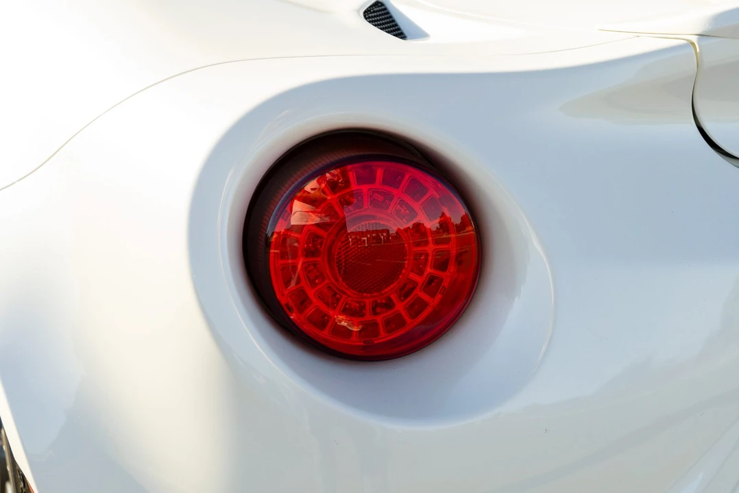 2015 Alfa Romeo 4C Coupe - Image 15 of 31