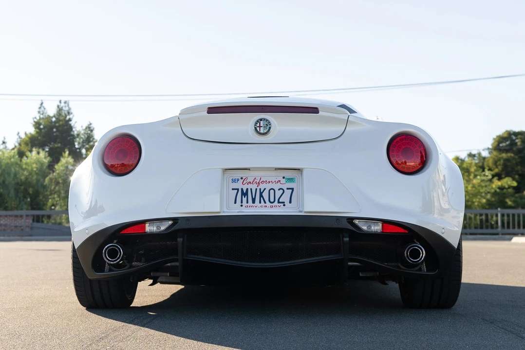 2015 Alfa Romeo 4C Coupe - Image 5 of 31