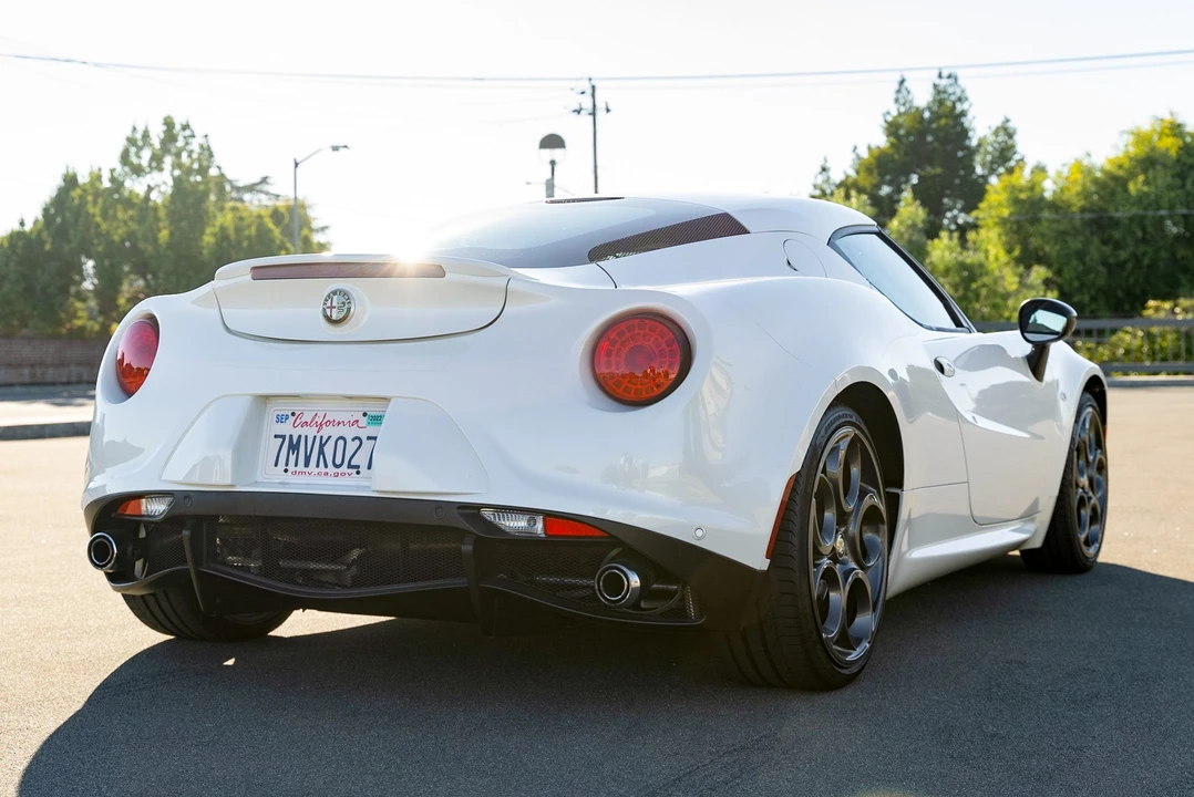2015 Alfa Romeo 4C Coupe - Image 6 of 31