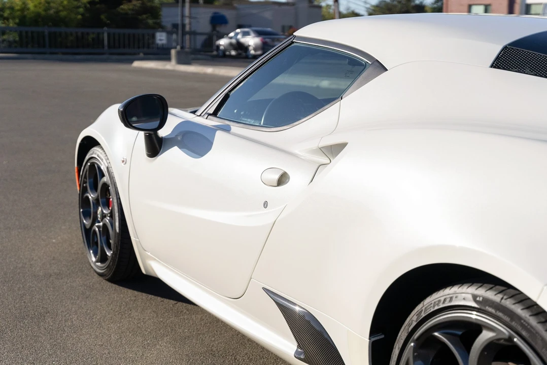 2015 Alfa Romeo 4C Coupe - Image 10 of 31