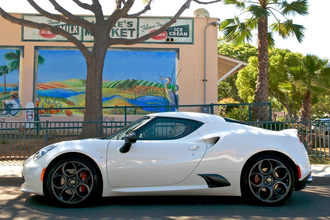 2015 Alfa Romeo 4C Coupe - Image 3 of 31