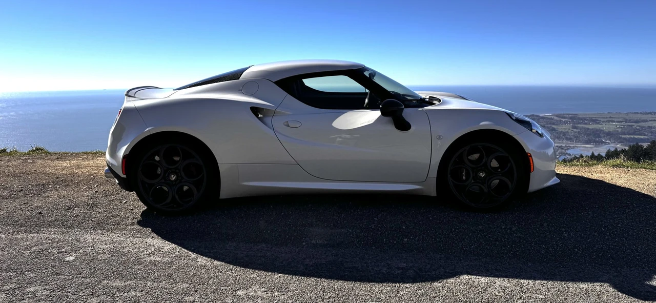 2015 Alfa Romeo 4C Coupe - Image 8 of 31