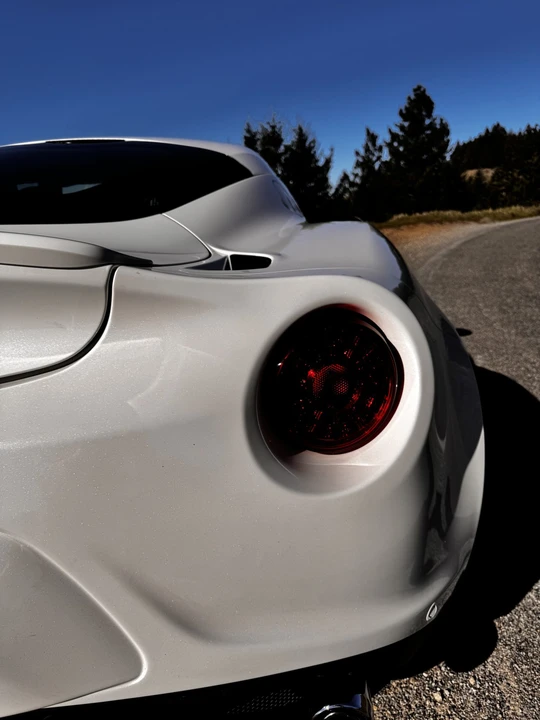 2015 Alfa Romeo 4C Coupe - Image 27 of 31