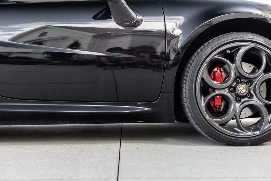 2015 Alfa Romeo 4C Coupe - Image 26 of 31