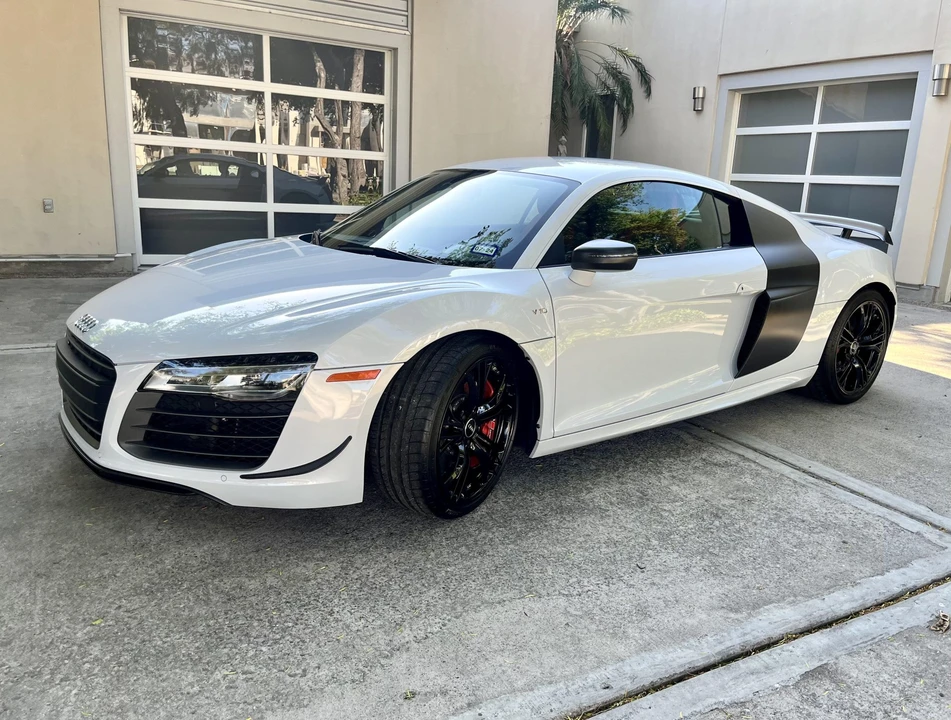 2015 Audi 42 R8 - Image 2 of 31