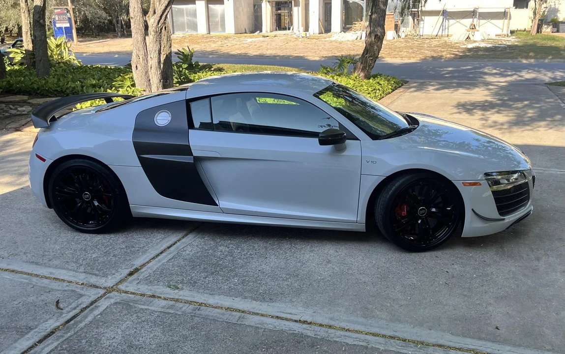 2015 Audi 42 R8 - Image 9 of 31