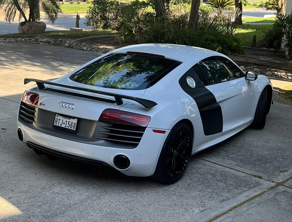 2015 Audi 42 R8 - Image 12 of 31