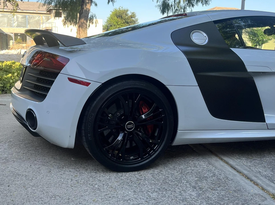 2015 Audi 42 R8 - Image 23 of 31