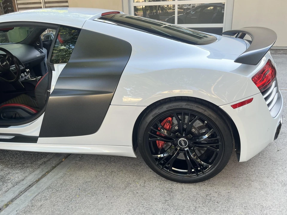 2015 Audi 42 R8 - Image 28 of 31