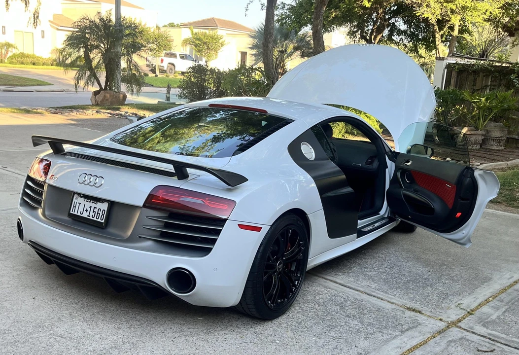 2015 Audi 42 R8 - Image 11 of 31