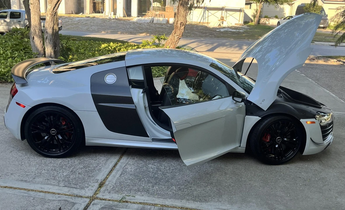 2015 Audi 42 R8 - Image 10 of 31