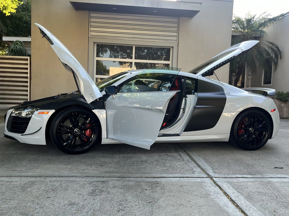 2015 Audi 42 R8 - Image 17 of 31
