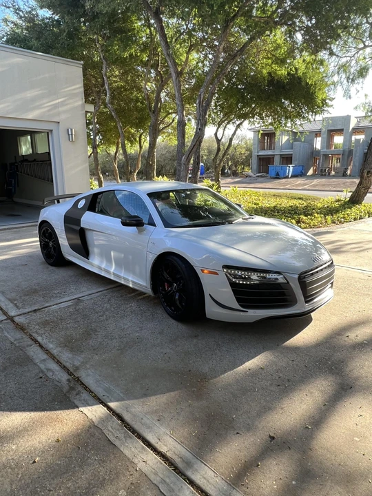 2015 Audi 42 R8 - Image 8 of 31
