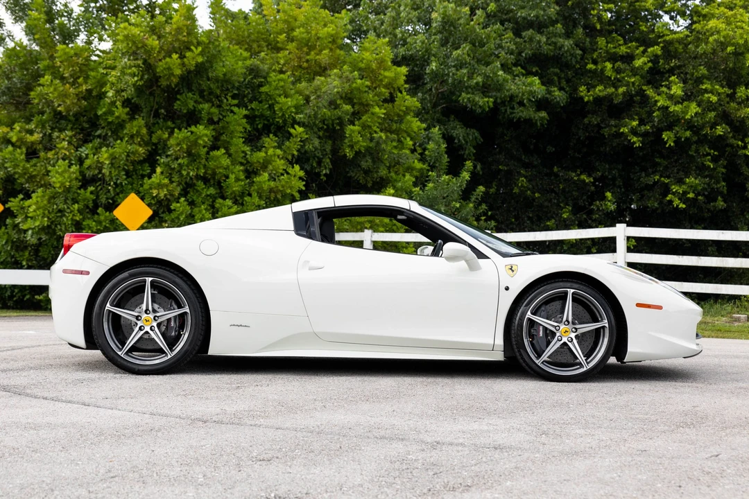2015 Ferrari 458 Spider - Image 4 of 31