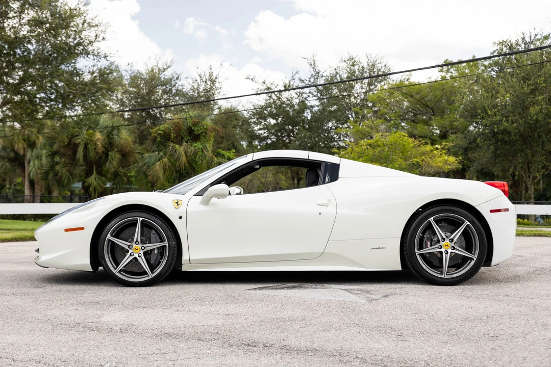 2015 Ferrari 458 Spider - Image 10 of 31