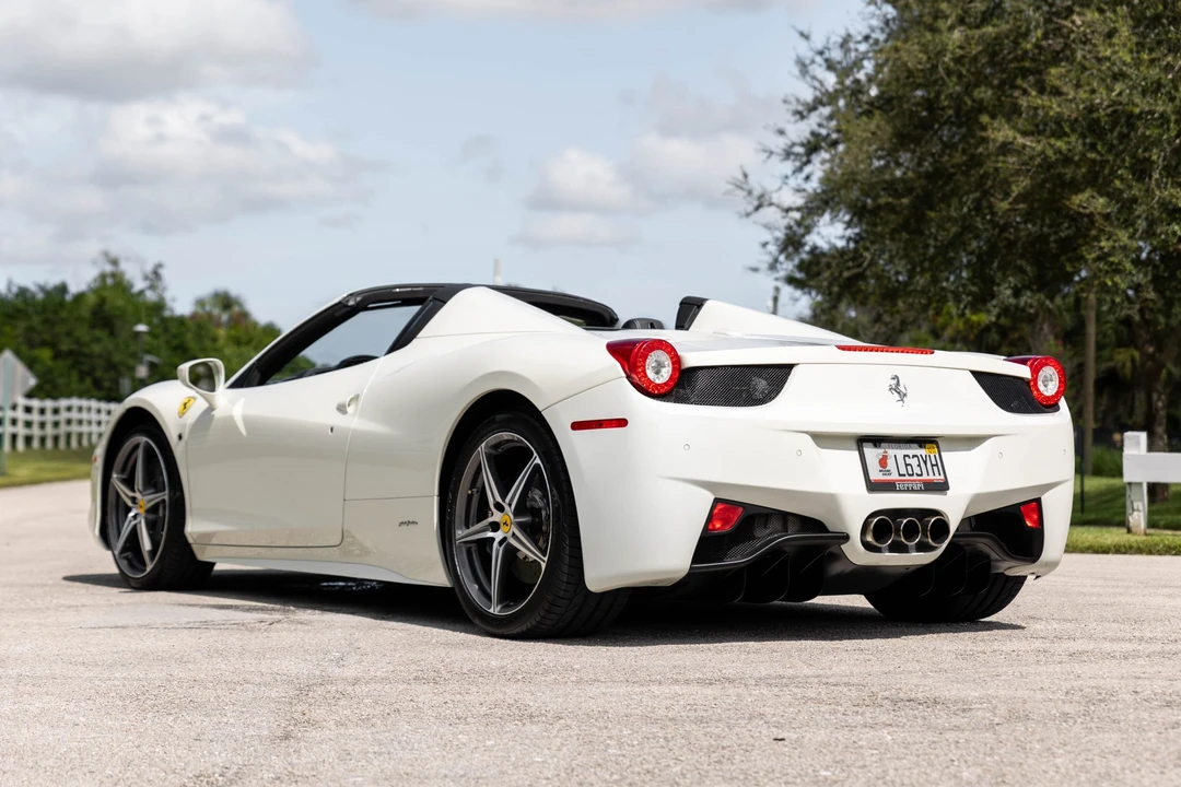 2015 Ferrari 458 Spider - Image 9 of 31