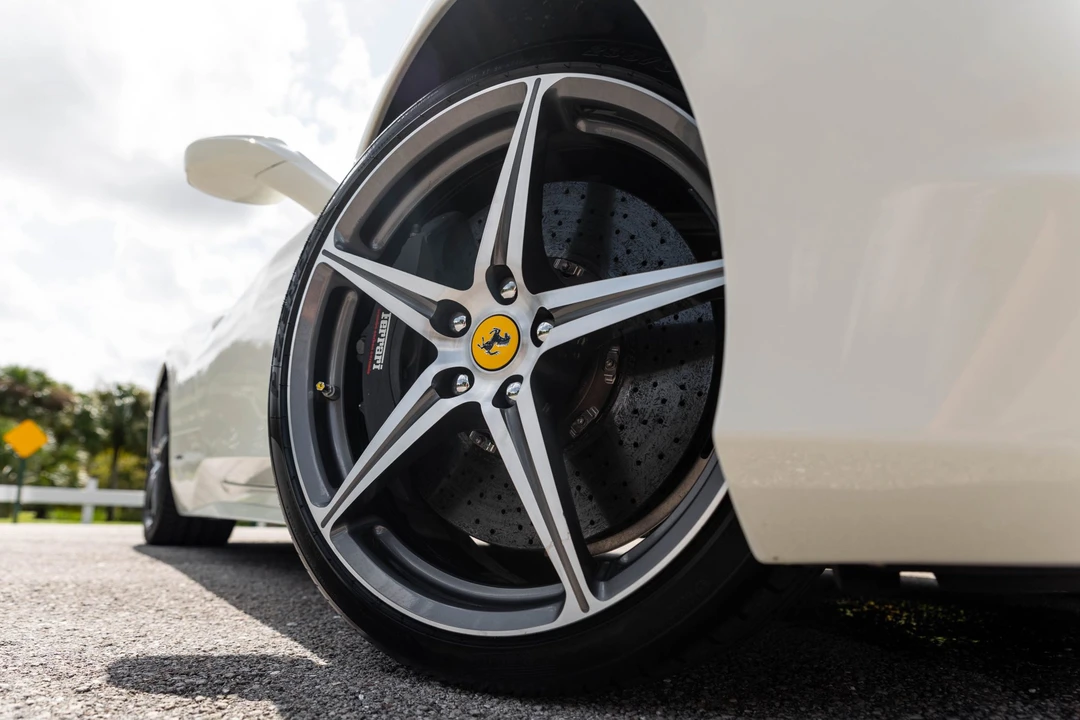 2015 Ferrari 458 Spider - Image 30 of 31