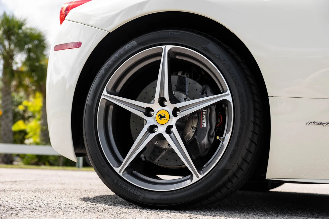 2015 Ferrari 458 Spider - Image 31 of 31