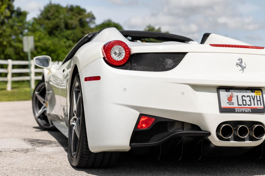 2015 Ferrari 458 Spider - Image 16 of 31