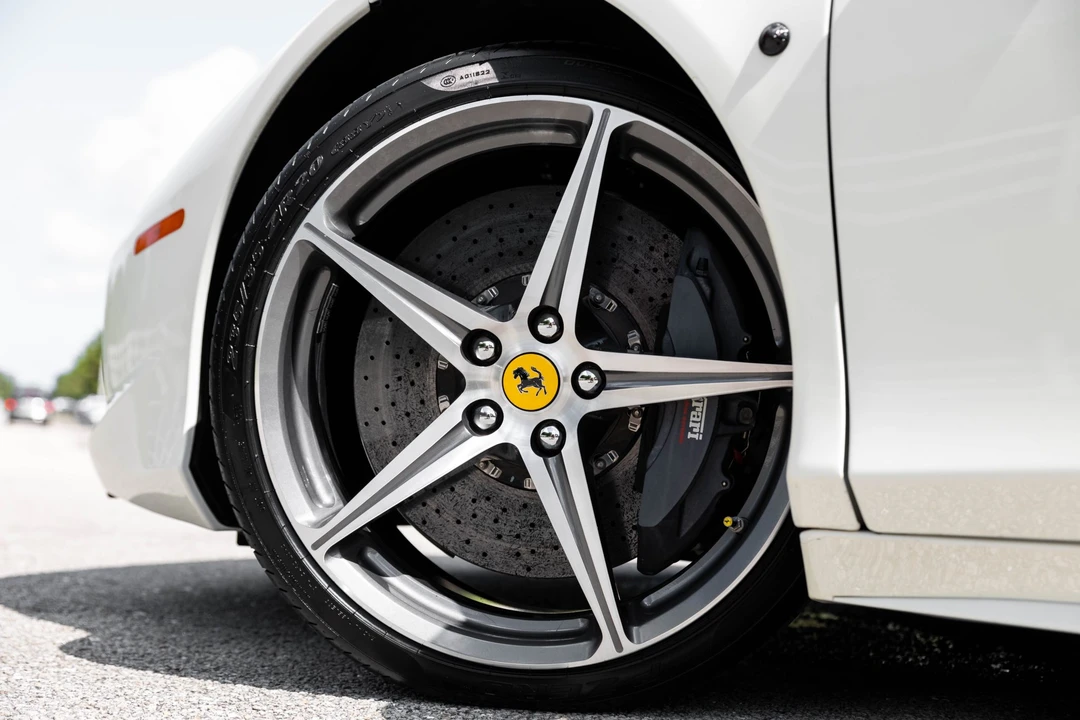 2015 Ferrari 458 Spider - Image 29 of 31