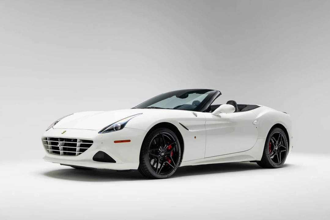 2016 Ferrari California T - Image 14 of 31
